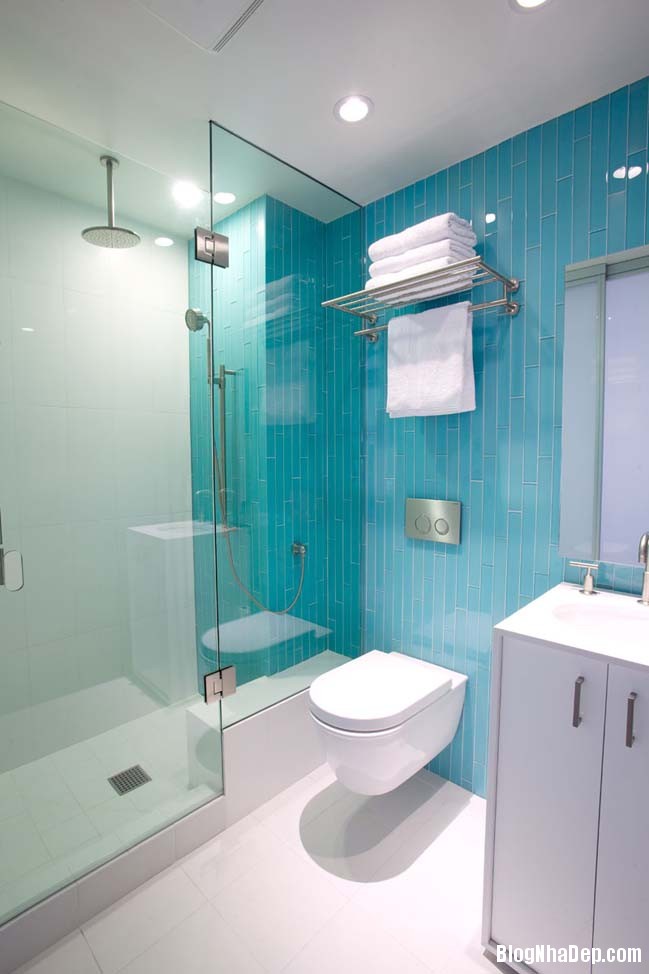 020546 6 large Mẫu thiết kế phòng tắm đẹp hoàn hảo với 2 tông màu xanh dương và trắng