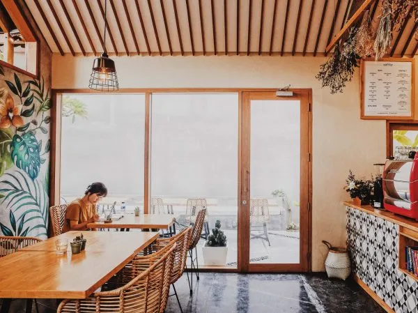 Thiết kế quán cafe ngoài trời ấn tượng và độc đáo tại Cầu Giấy – Hà Nội